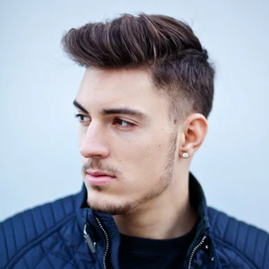 Maximilian Kert, Autor und Yogalehrer