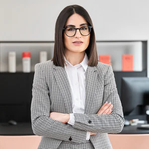Nicole Motiee Tehrani, Rechtsanwältin